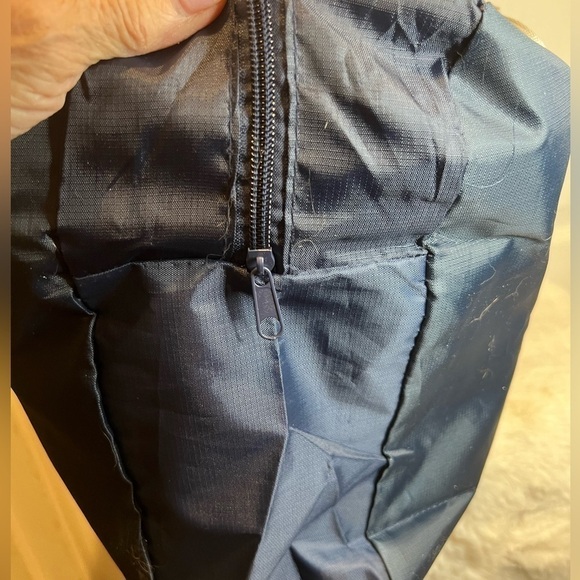 WIND BLOWS RIVER FLOWS LARGE DUFFLE LUGGAGE - Picture 7 of 12